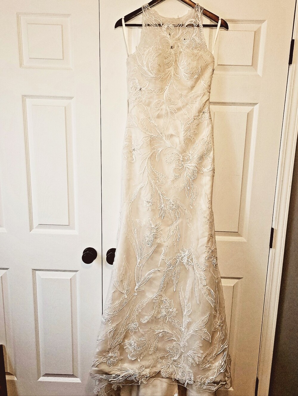 Elegant Lace Sheath Fit And Flare Wedding Dress